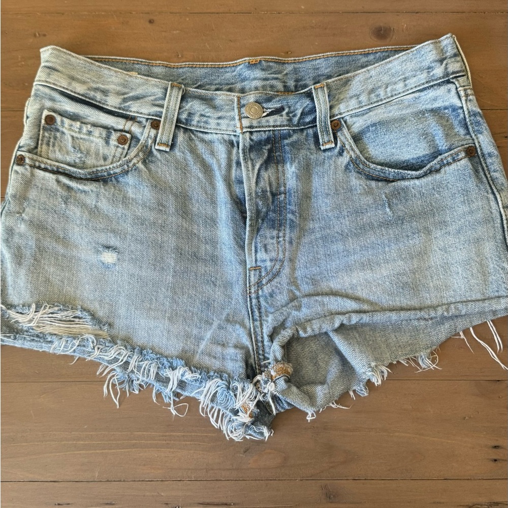 Levi’s premium 501 denim shorts - big E